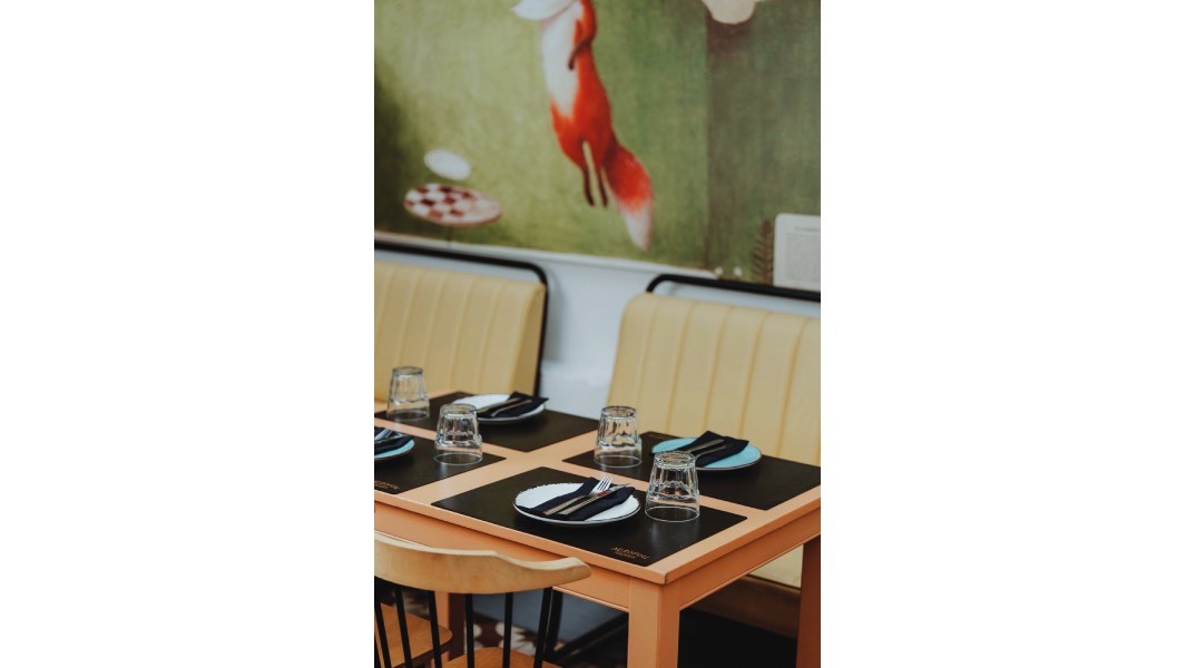 Αισώπου Μύθοι: Πεντανόστιμη ελληνική κουζίνα  στα στενά του Ψυρρή