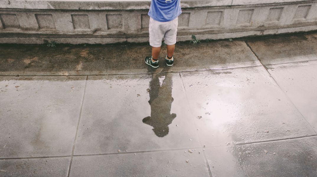 Λάρισα: Στην εντατική για 71 ημέρες ο 9χρονος που πνίγηκε με πορτοκάλι - Η δασκάλα του πάει κάθε μέρα στο νοσοκομείο