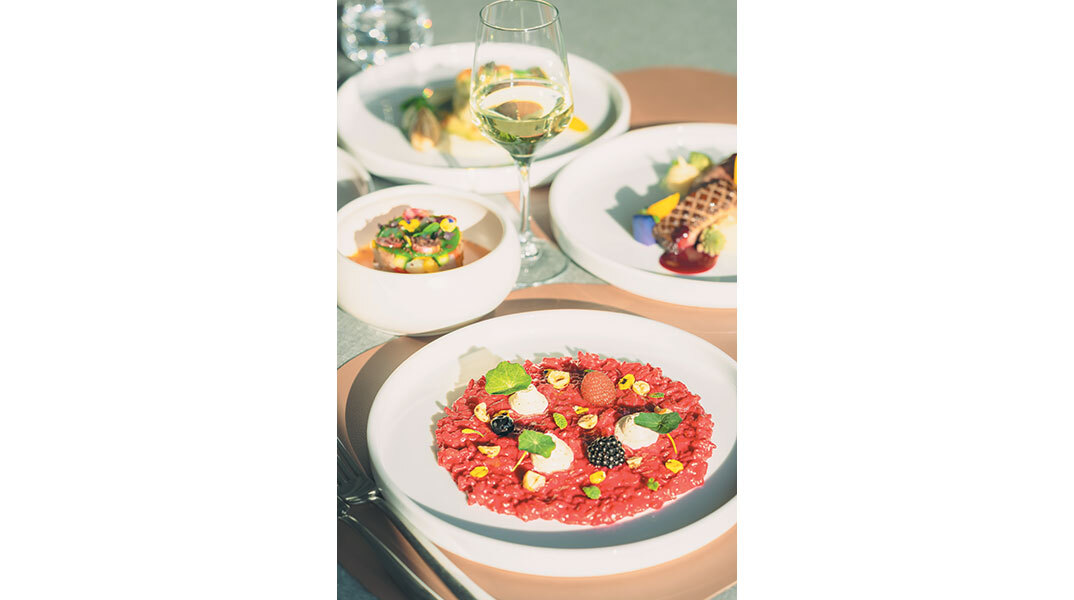 La Suite lounge στον 6ο όροφο του St. George Lycabettus