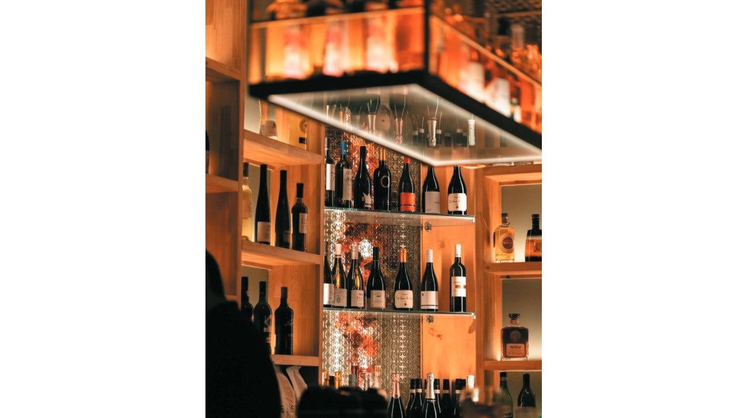 Ziya Wine Bar: Για αυθεντικό sushi, εκλεκτή ποικιλία κρασιών και μοναδική ατμόσφαιρα