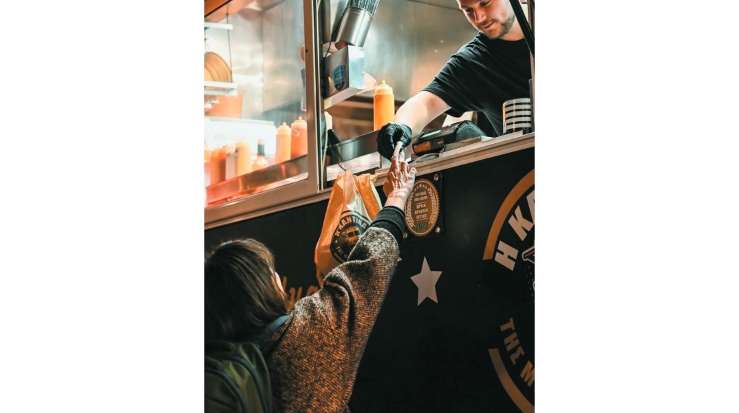 Η Καντίνα της Μιχαλακοπούλου: Η ιστορικότερη καντίνα της Αθήνας πλέον είναι… On the Road