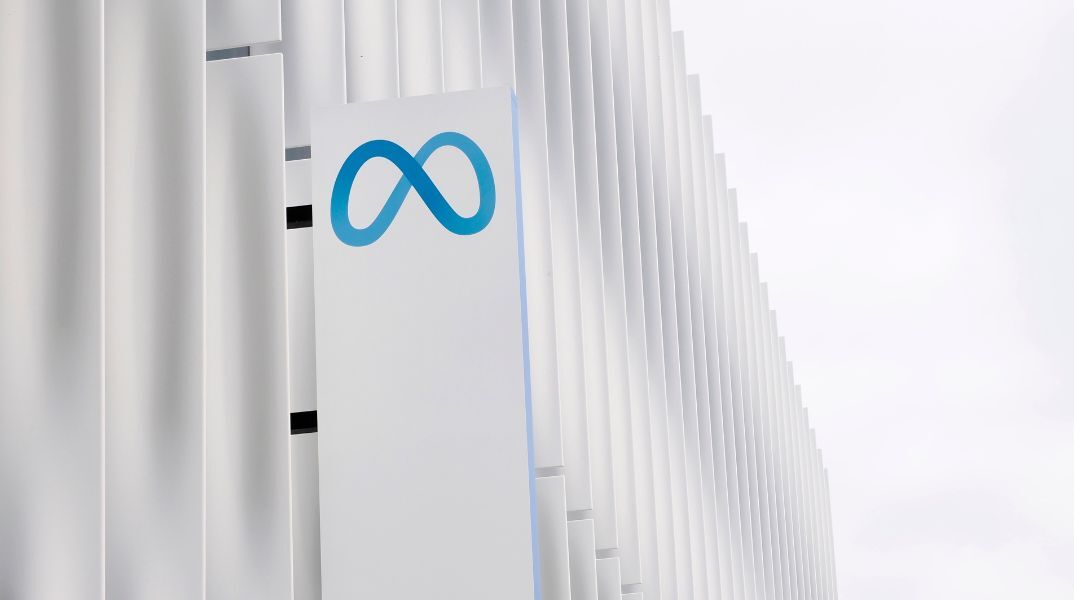 Η Meta, ιδιοκτήτρια του Facebook και του Instagram, θα προσφέρει πλήρη δημιουργία διαφημίσεων με τεχνητή νοημοσύνη έως το τέλος του 2025