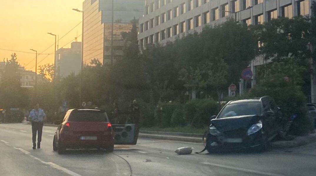 Τροχαίο ατύχημα στην άνοδο της Συγγρού το πρωί της Δευτέρας