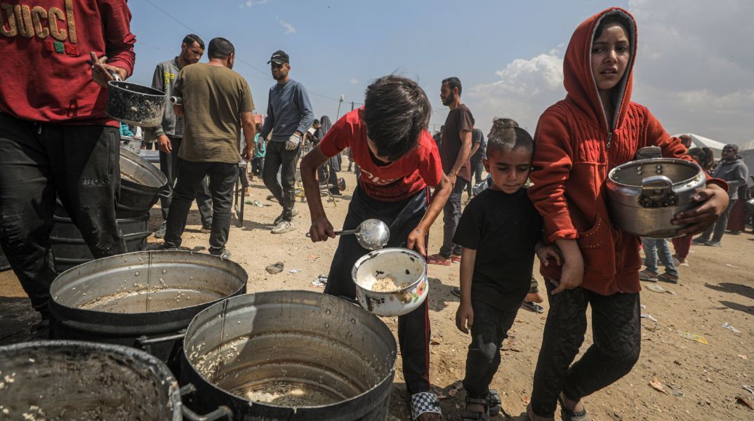 Τι συμβαίνει τώρα στα νέα σημεία διανομής βοήθειας στη Γάζα