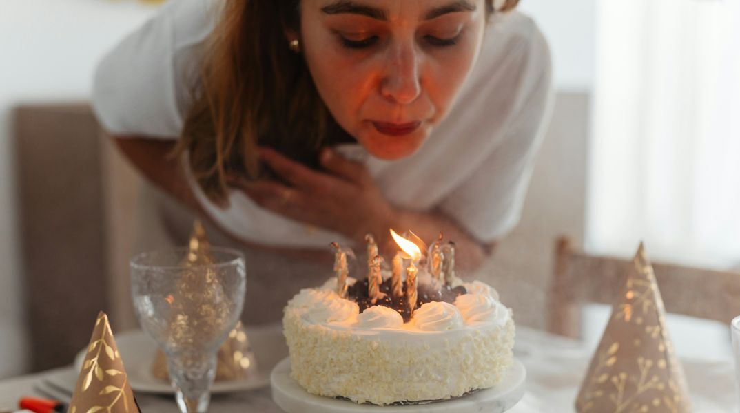 Γήρανση: Πότε μεγαλώνουμε απότομα - Οι έντονες αλλαγές στο σώμα μας σε δύο ηλικιακές φάσεις