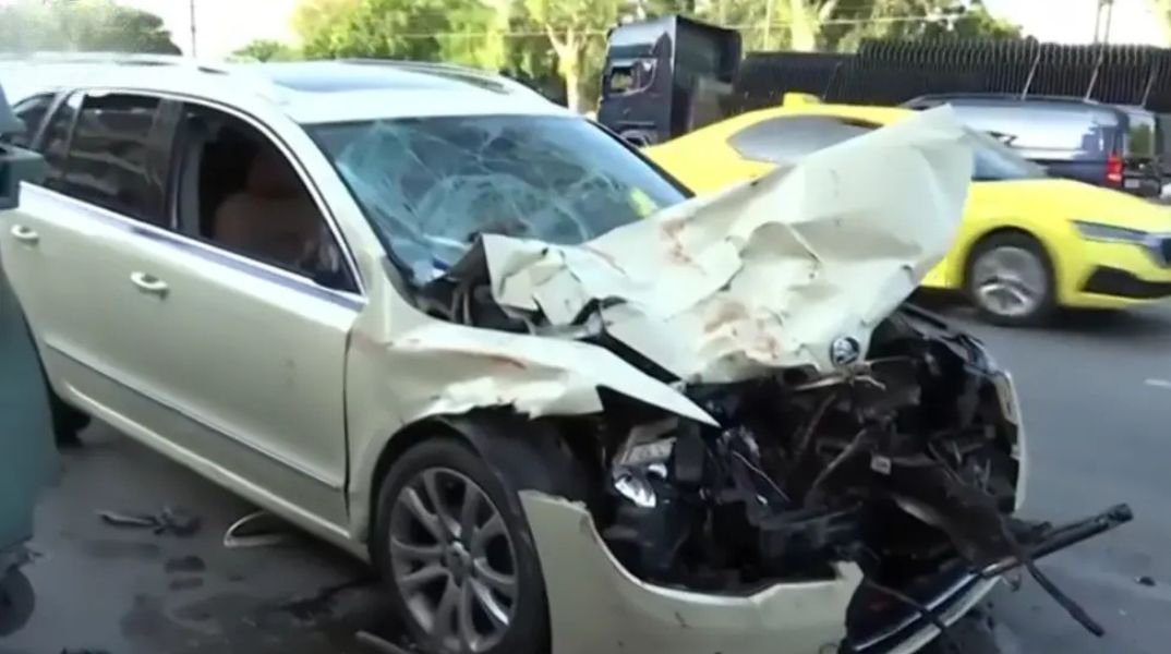 Τραγωδία στον Άλιμο: Νεκρή υπάλληλος καθαριότητας μετά από σύγκρουση ταξί με απορριμματοφόρο στη λεωφόρο Ποσειδώνος - Η ανάρτηση του δημάρχου