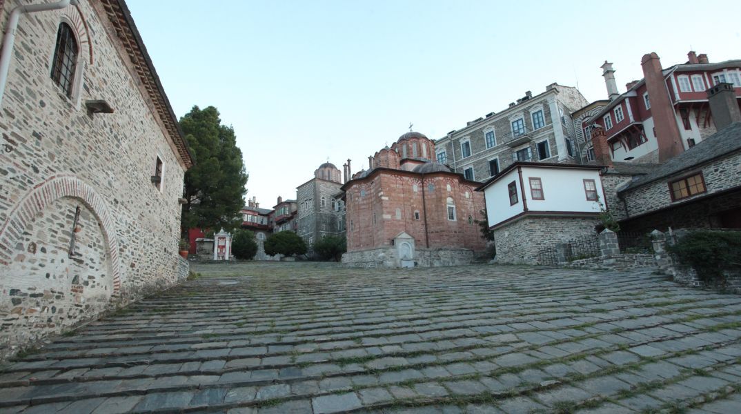 Άγιο Όρος: Ανησυχίες προκαλεί η σεισμική δραστηριότητα - Επαγρύπνηση και μέτρα προστασίας για ιστορικά κτίρια - Ειδικά κλιμάκια  επιθεωρούν τις ζημιές