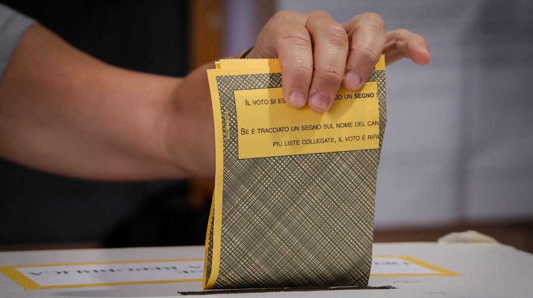 Διχάζει την Ιταλία το δημοψήφισμα για την ιθαγένεια παιδιών μεταναστών, με τη χαμηλή συμμετοχή να απειλεί την εγκυρότητά του.