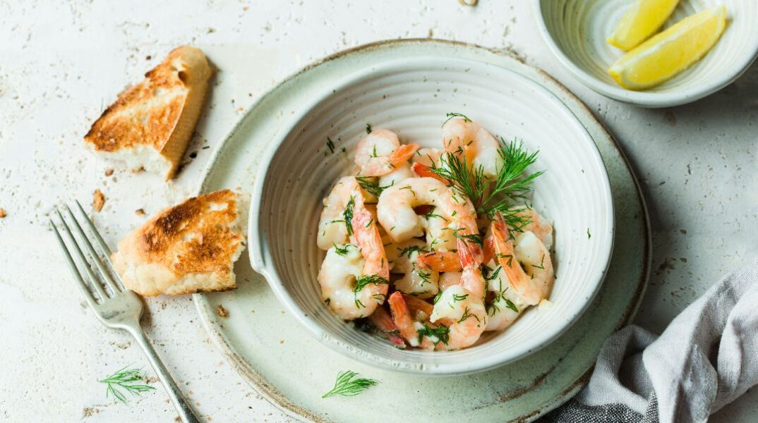 Γαριδοσαλάτα με αγγούρι