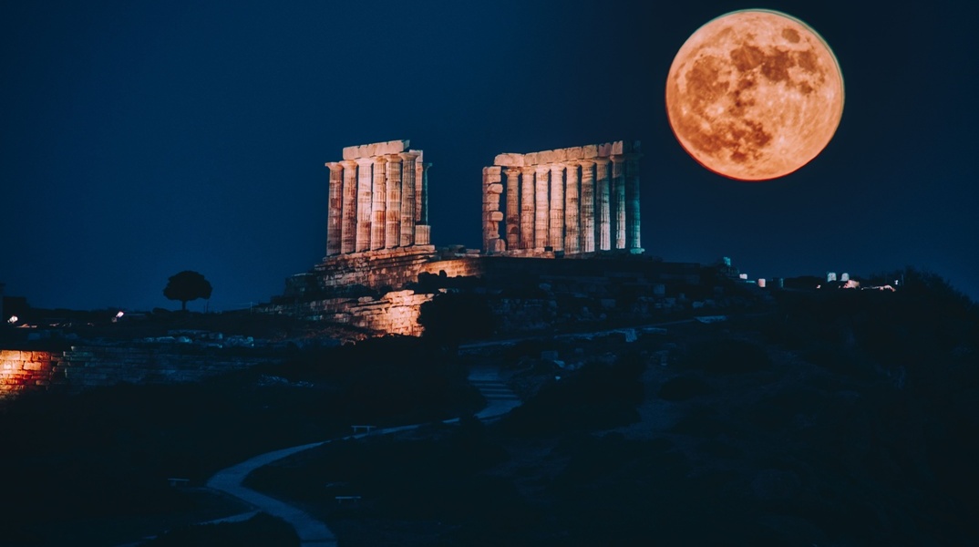 Πανσέληνος Ιουνίου 2025: Πότε θα δούμε το «φεγγάρι της φράουλας»