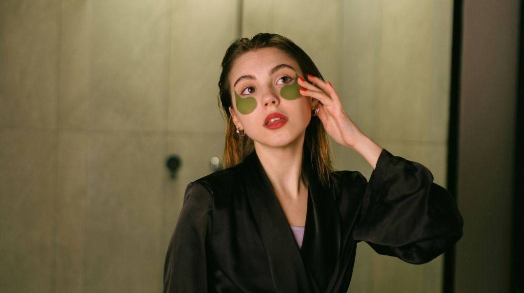 TikTok: Ακριβή και επικίνδυνη η μανία των εφήβων με τα «skin care routine» βίντεο TikTok: Ακριβή και επικίνδυνη η μανία των εφήβων με τα «skin care routine» βίντεο 