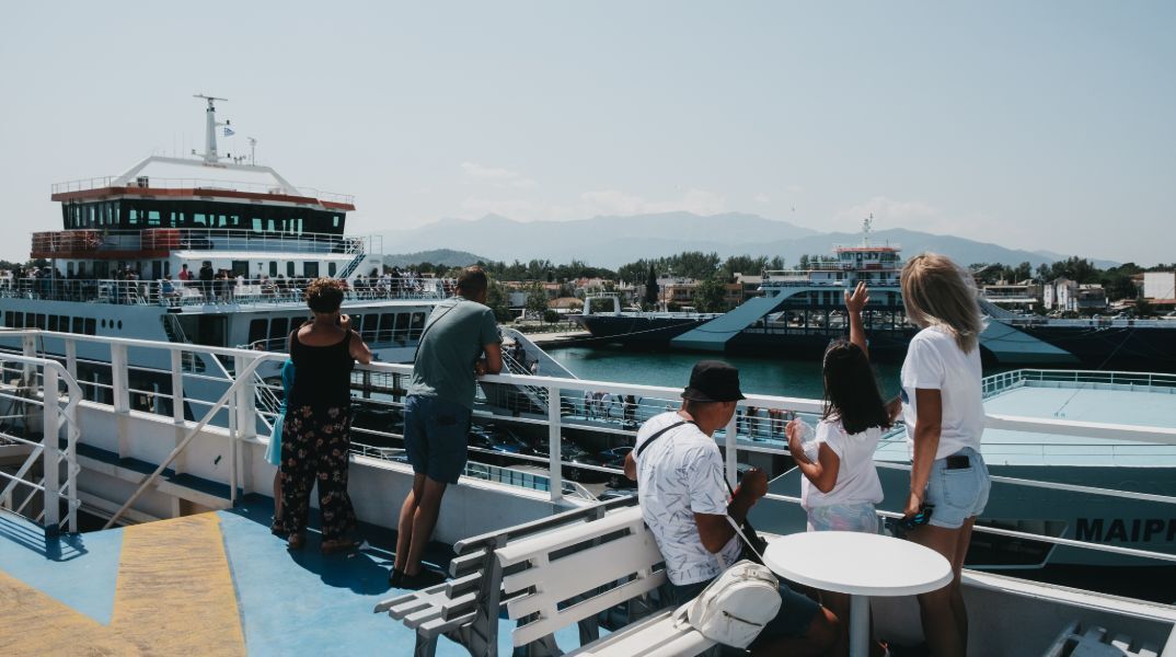 Δημοσκόπηση Alco: To 43% δεν θα κάνουν διακοπές φέτος - «Απαγορευτικό» το κόστος διαμονής