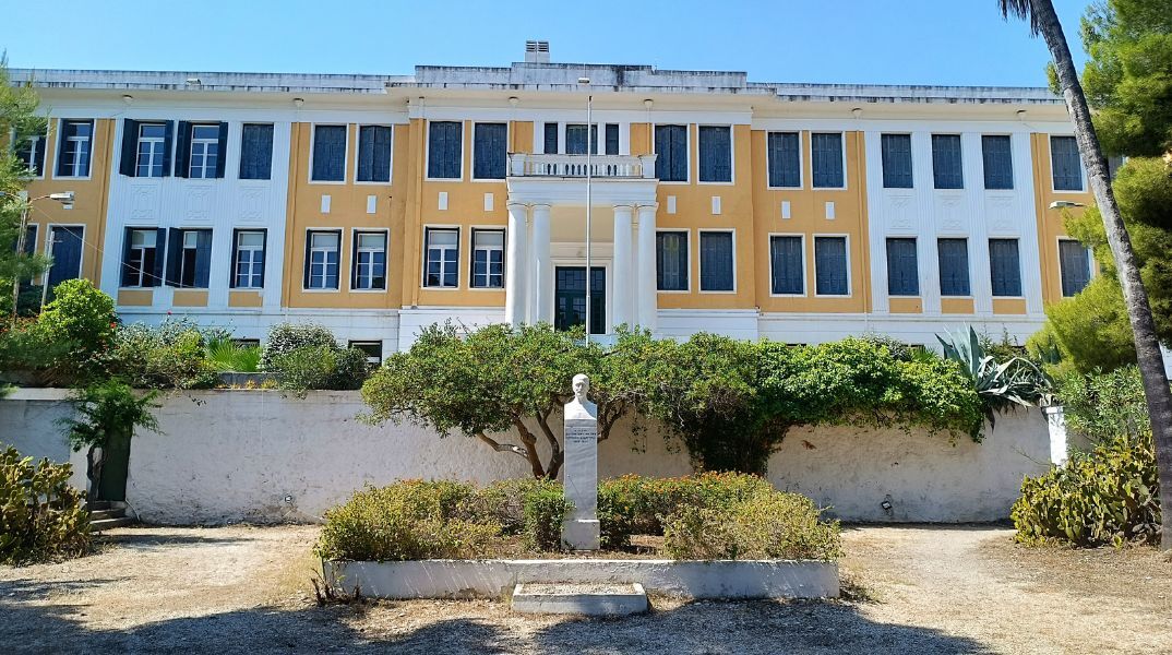 Αναργύρειος Σχολή Σπετσών: Όταν η τέχνη συναντά την παιδεία και την ιστορία