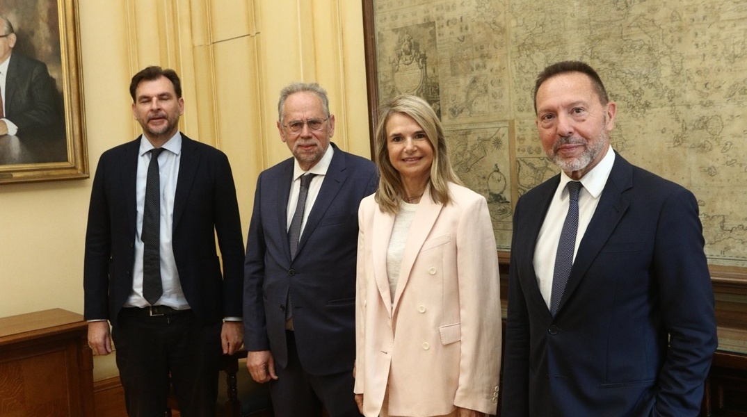 Συνάντηση Μιλένας Αποστολάκη - Γιάννη Στουρνάρα