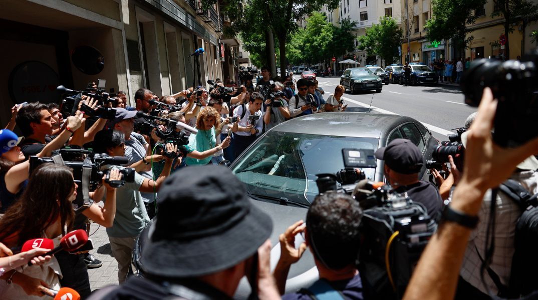 Ισπανία: Αστυνομία στα γραφεία του κυβερνώντος Σοσιαλιστικού Κόμματος - Εισαγγελική έρευνα για υποθέσεις δωροδοκίας με πρώην υπουργούς και κορυφαία στελέχη