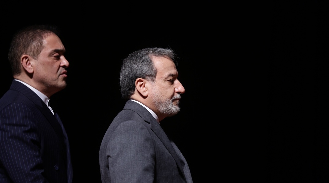 Ο υπουργός Εξωτερικών, Αμπάς Αραγτσί