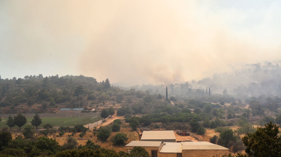 Στο έλεος της φωτιάς η Χίος: Μάχη να μην φτάσουν οι φλόγες στα Μαστιχοχώρια - Στάχτη 62.000 στρέμματα