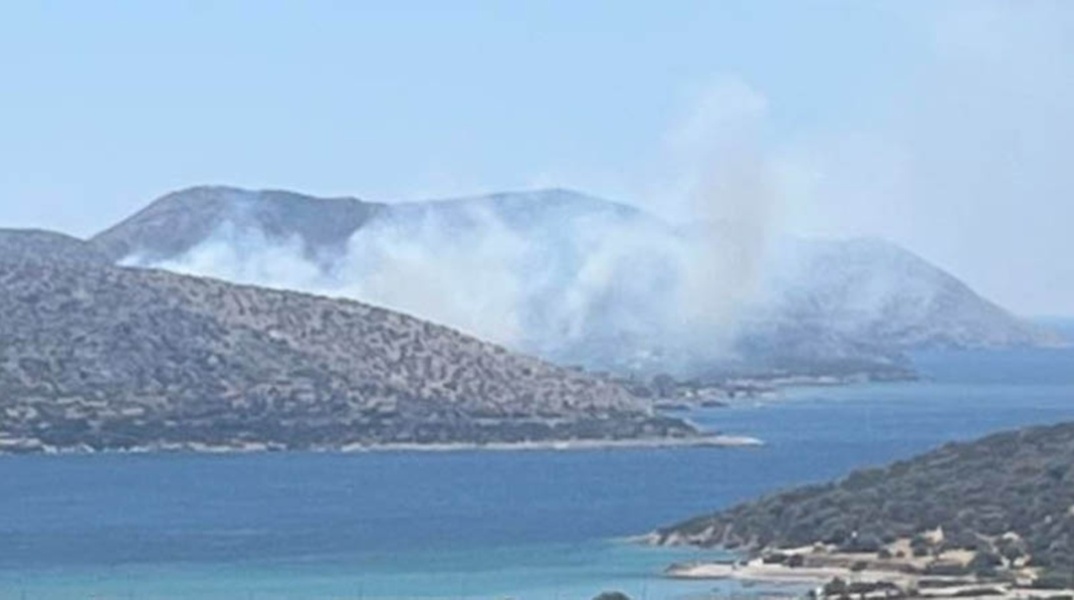 Καπνοί πάνω από την Παλαιά Φώκαια