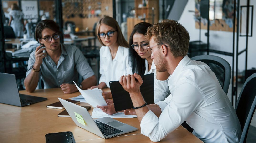 Το Ντουμπάι καθιερώνει τετραήμερη εβδομάδα στον δημόσιο τομέα - Αυξάνεται η ικανοποίηση των εργαζομένων, βελτιώνεται η παραγωγικότητα και η ευελιξία.