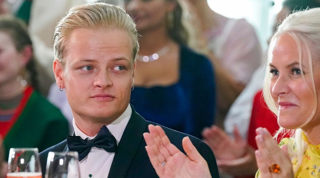 Νορβηγία: Ο γιος της πριγκίπισσας Μάρτα Λουίζα ερευνάται για 23 αδικήματα, μεταξύ αυτών τρεις βιασμοί, μετά από καταγγελίες πρώην συντρόφου του.