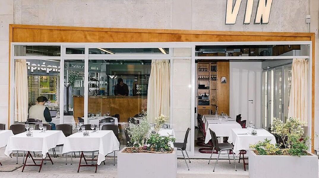 4 νόστιμα στέκια στις δροσιές των αθηναϊκών πεζόδρομων