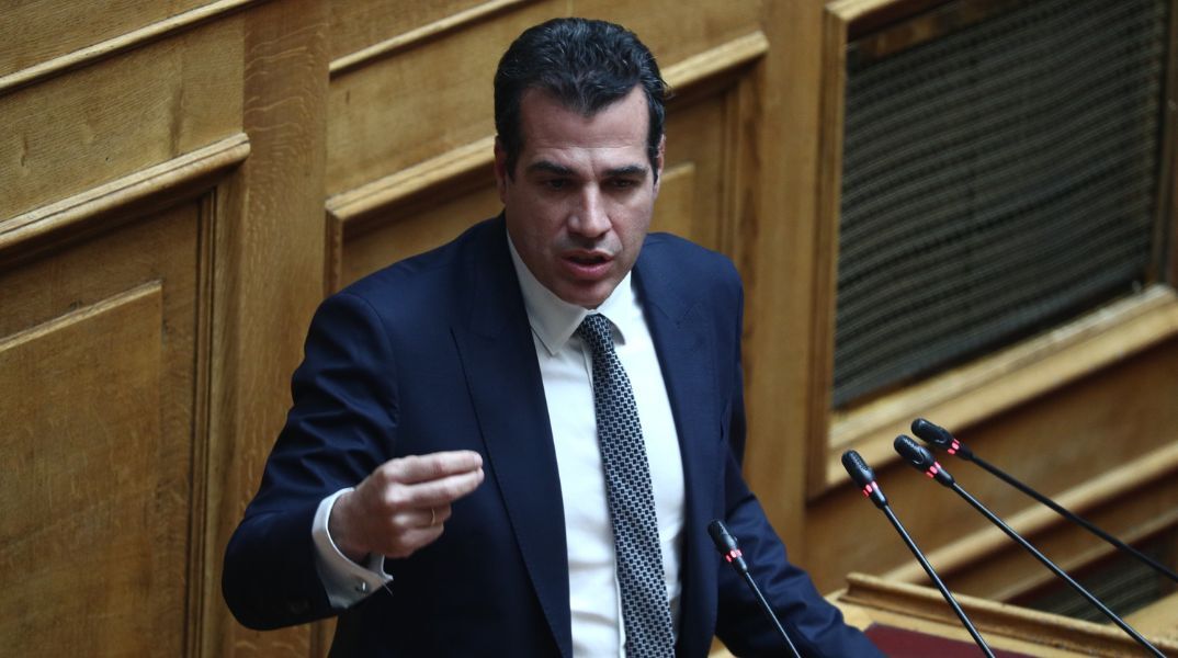 Ο Θάνος Πλεύρης υπουργός Μετανάστευσης και Ασύλου - Υφυπουργός Εξωτερικών ο Χάρης Θεοχάρης - Γιάννης Ανδριανός και Δερμεντζόπουλος στην κυβέρνηση