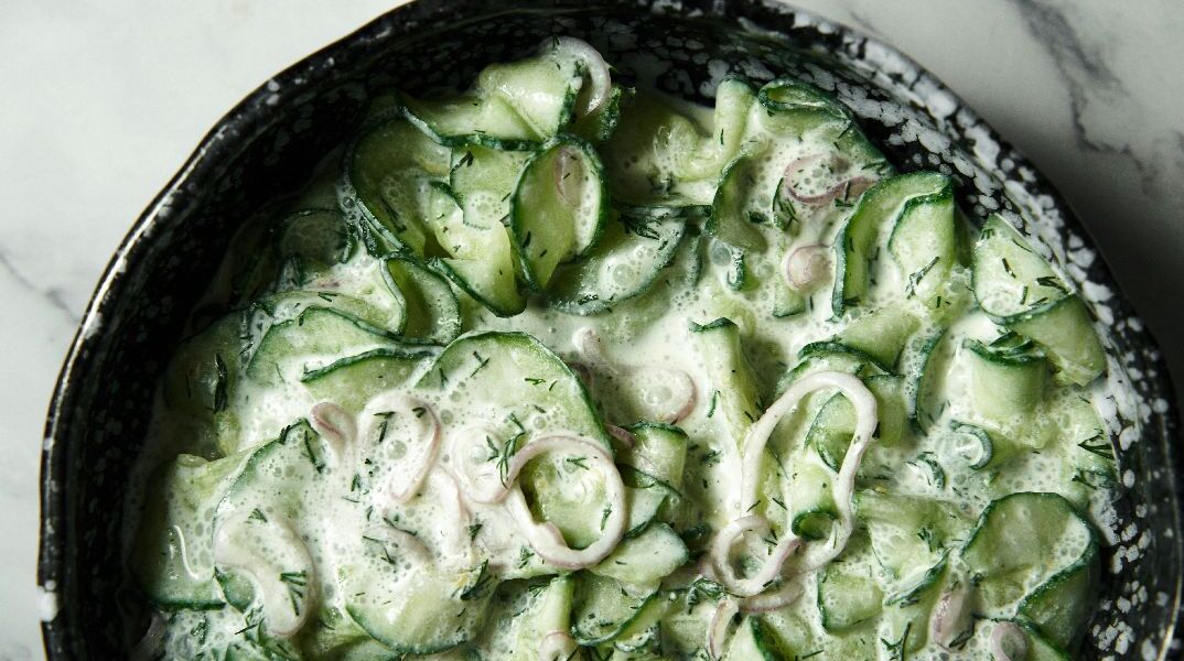 Δροσερή αγγουροσαλάτα στο λεπτό
