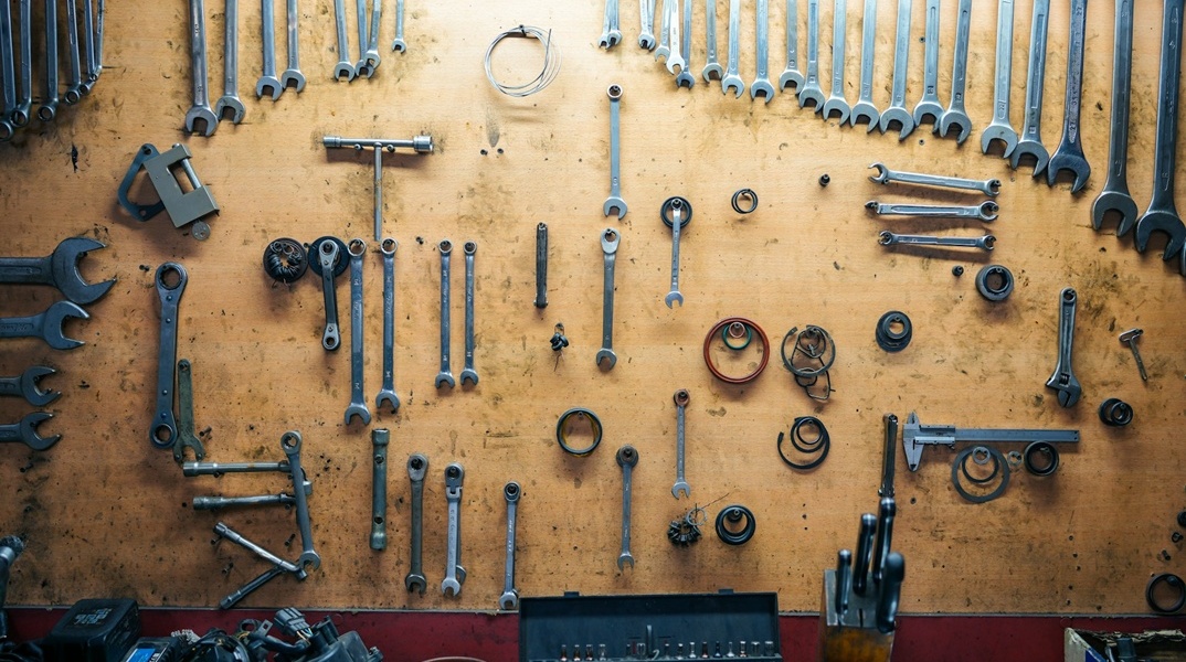 Εργαλεία σε συνεργείο αυτοκινήτων