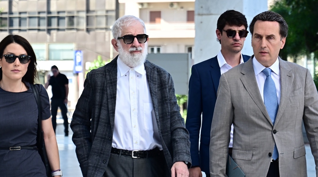 Πέτρος Φιλιππίδης 