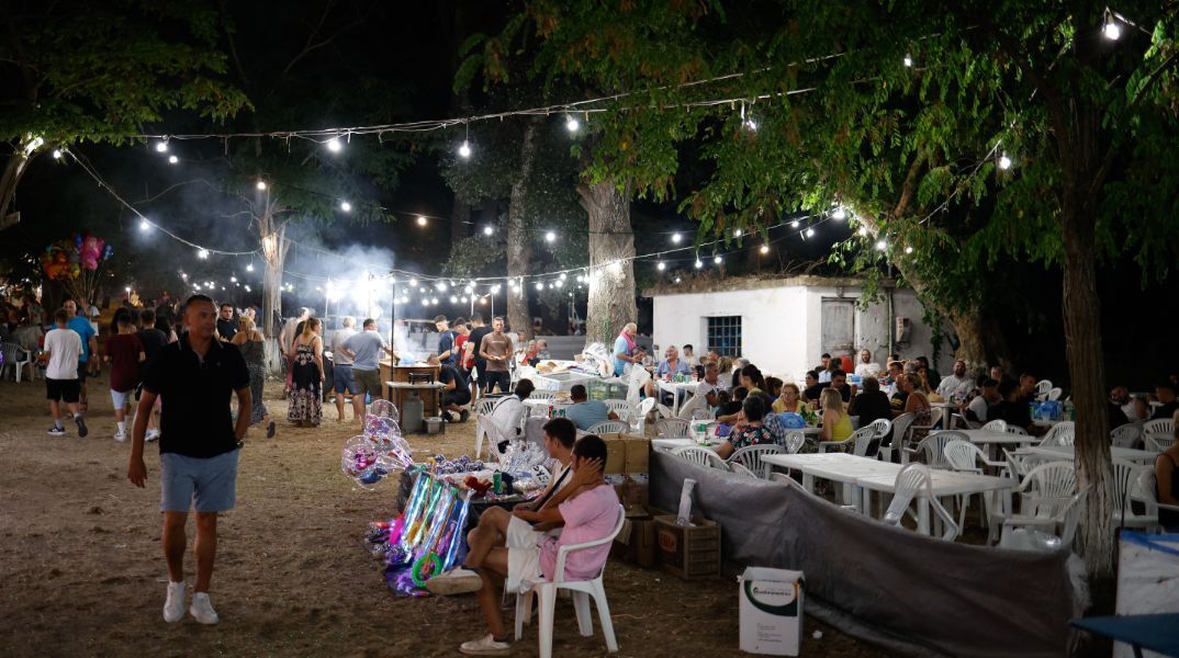 Μυτιλήνη: Η διαφορετική εκδοχή της συντρόφου του 32χρονου που μαχαίρωσε 18 φορές τον Μιχάλη στο πανηγύρι