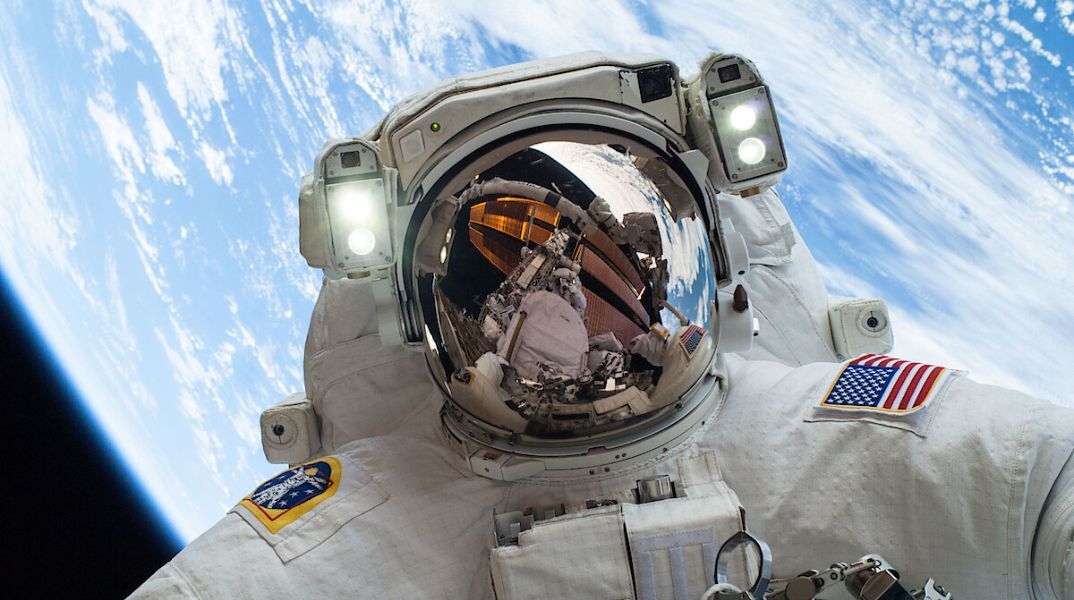 Η NASA φέρνει το διάστημα στο Netflix: από το καλοκαίρι θα μεταδίδει ζωντανά αποστολές, περιπάτους και εικόνες από τον Διεθνή Διαστημικό Σταθμό.