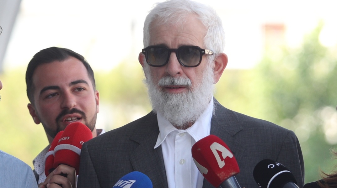 Πέτρος Φιλιππίδης 