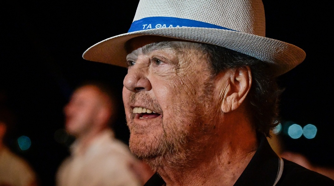 Γιάννης Πάριος