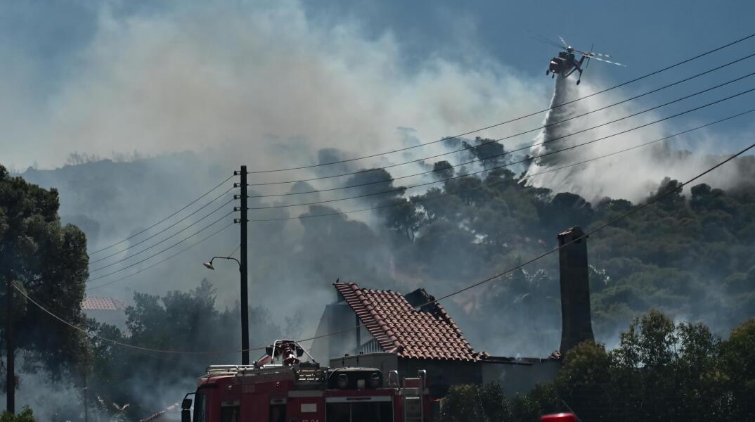 Φωτιά στο Κορωπί: 
