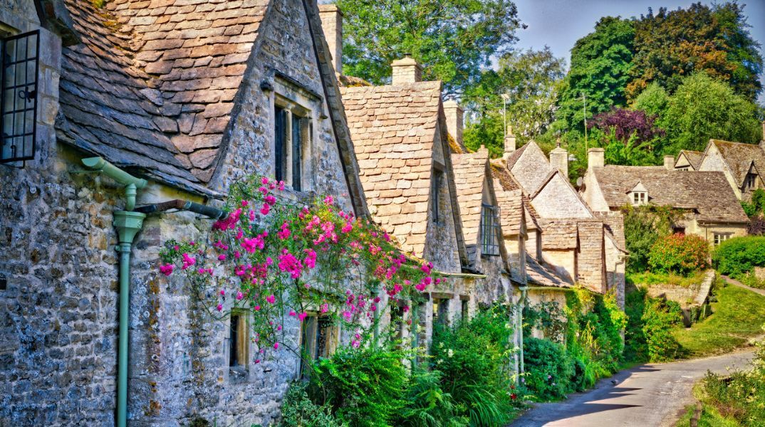 Μπάιμπερι: Το ωραιότερο χωριό της Βρετανίας