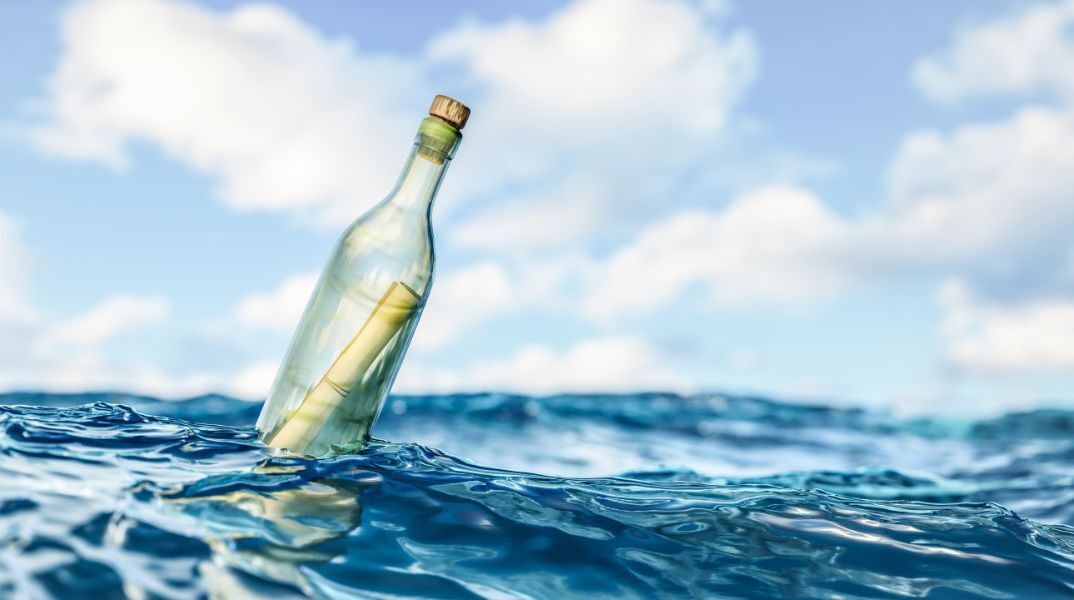 Μήνυμα σε μπουκάλι: Ρομαντικό σημείωμα από τον Καναδά βρέθηκε 13 χρόνια μετά στην Ιρλανδία από άλλο ζευγάρι - Συγκίνηση και στις δύο πλευρές του ωκεανού