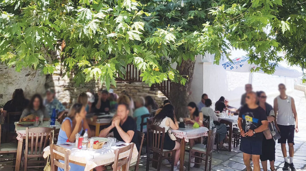 Platanos Tavern Apeiranthos 