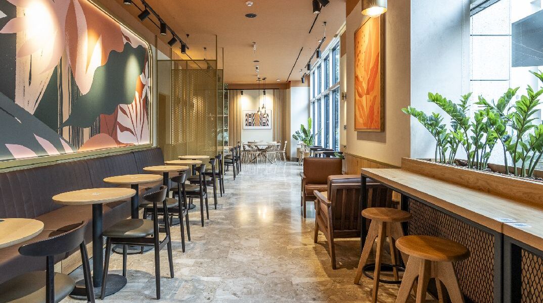 To ανακαινισμένο κατάστημα Starbucks στους Αμπελόκηπους