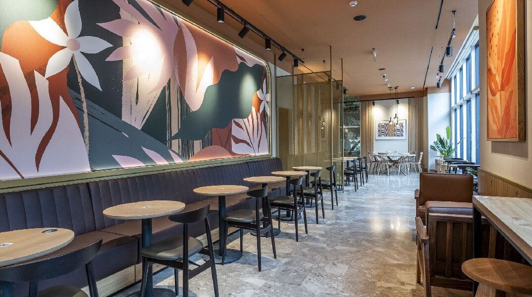Το ανακαινισμένο κατάστημα Starbucks στους Αμπελόκηπους