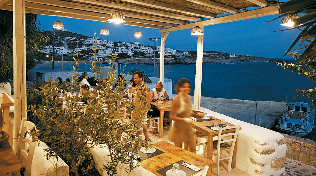 Αυλή - Δονούσα