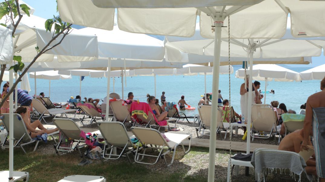 Θεσσαλονίκη: Beach bar της Επανομής απαγόρευσαν σε ηλικιωμένους την είσοδο γιατί τους «χαλούσαν την εικόνα»