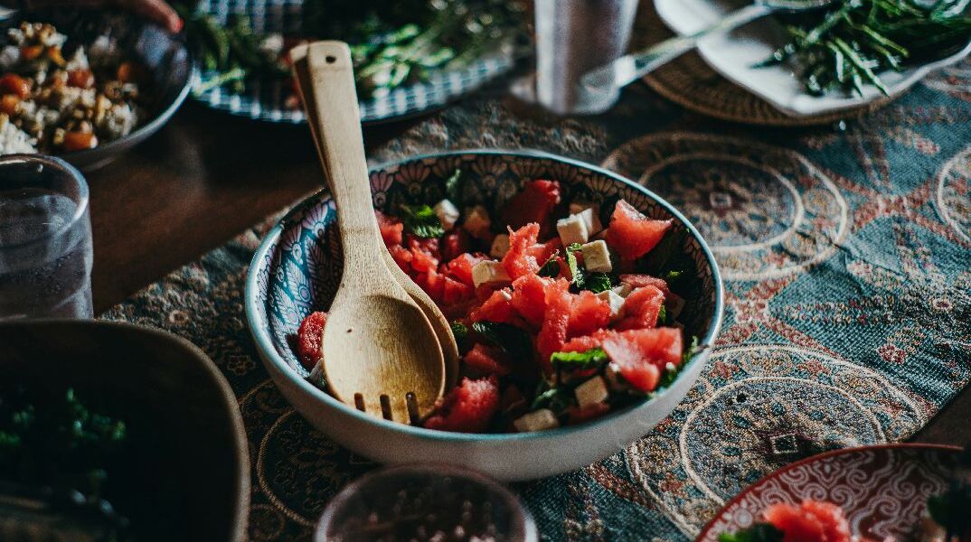Σαλάτα με κοτόπουλο, καρπούζι και μπαλσάμικο