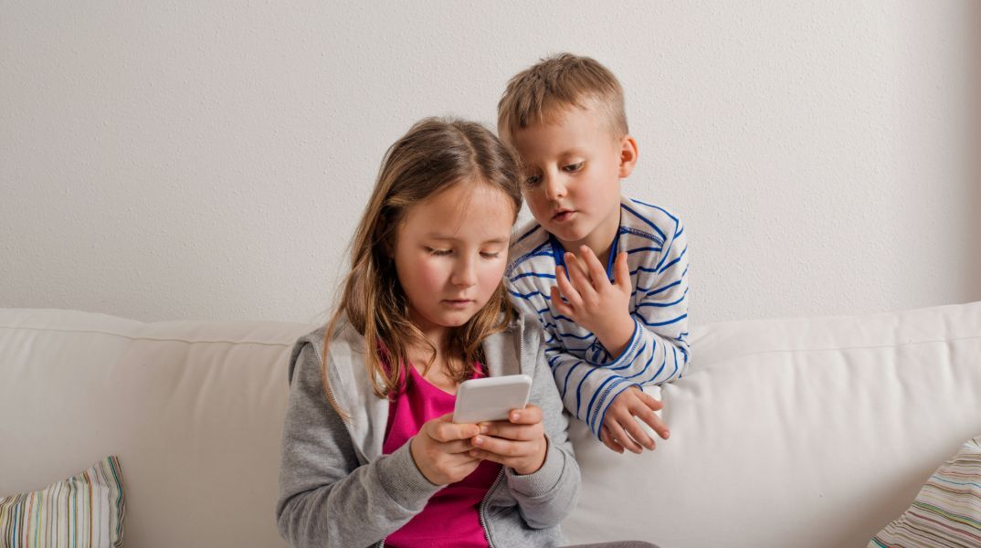 Τα παιδιά ζητούν συμβουλές και λύσεις από την τεχνητή νοημοσύνη - Γιατί αυτό είναι επικίνδυνο