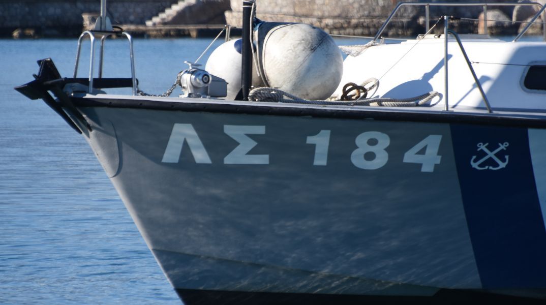 Ερμιόνη: 52χρονος ανασύρθηκε νεκρός από τη θάλασσα, όταν το αυτοκίνητό του έπεσε στο νερό - Άγνωστα τα αίτια του δυστυχήματος.