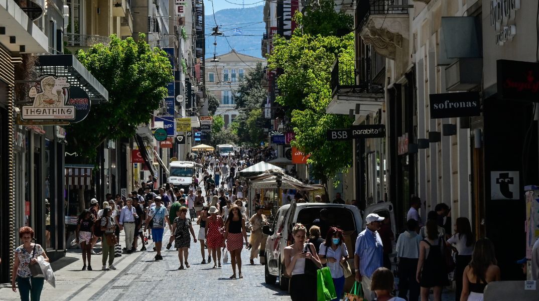Ανοιχτά παραμένουν σήμερα, Κυριακή 20 Ιουλίου, τα εμπορικά καταστήματα, στο πλαίσιο της περιόδου των θερινών εκπτώσεων - Τι ισχύει με τα σούπερ μάρκετ
