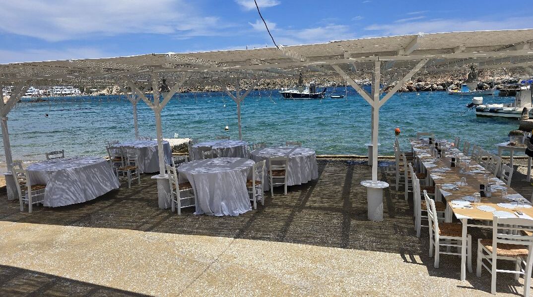 Ψαροταβέρνα Αχλάδι, Σύρος