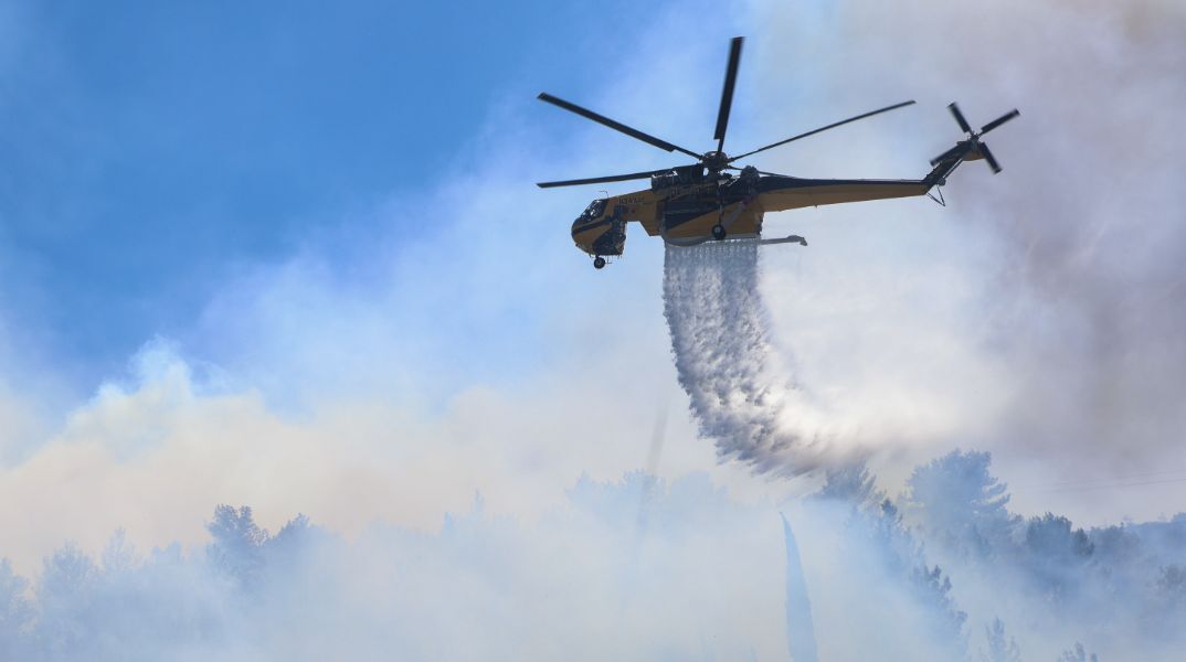 Φωτιά τώρα στον Φενεό Κορινθίας: Καίει σε δασική έκταση, ήχησε το 112 