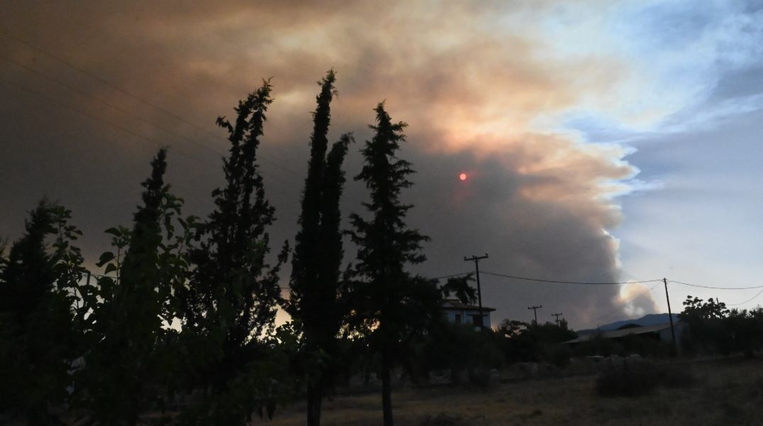 Φωτιά στην Κορινθία: Σε δύο προσαγωγές προχώρησαν οι Αρχές - Έκαναν εργασίες με τροχό και ηλεκτροκόλληση 