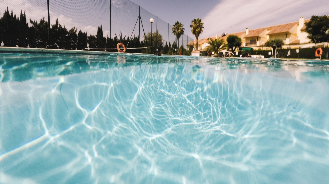 Οι πισίνες της Αθήνας με είσοδο στα 20 ευρώ 