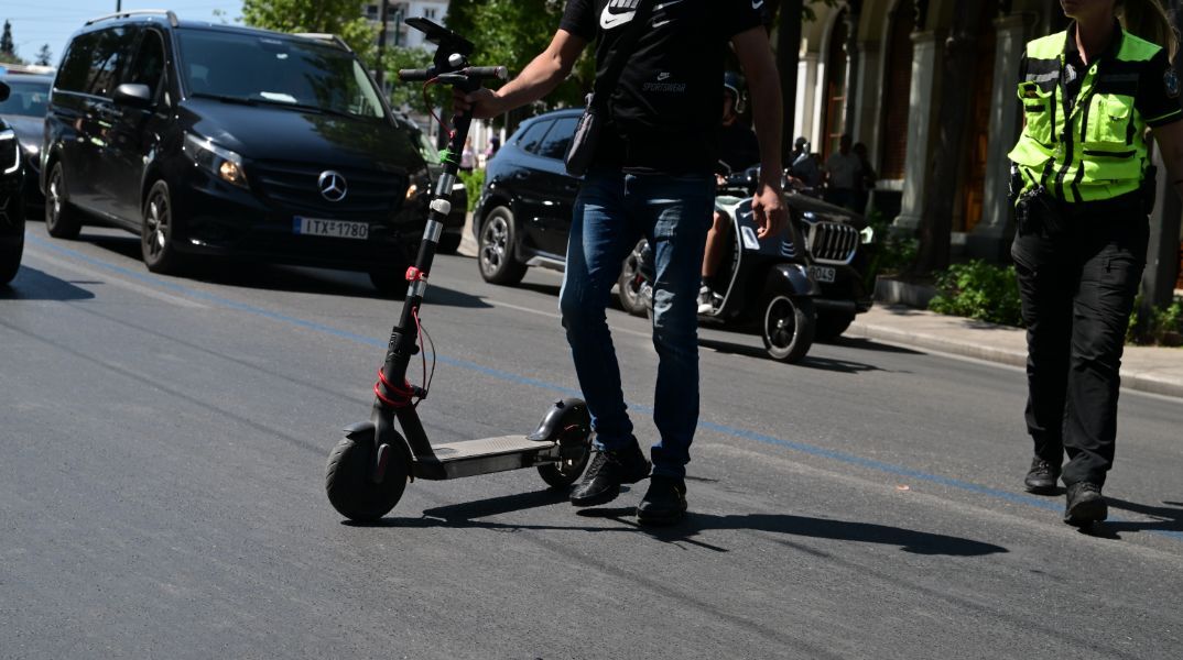 Νέος ΚΟΚ: Βαριά τα πρόστιμα για τη μη χρήση κράνους -  Στην κορυφή των παραβάσεων η Αττική